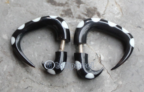 Pair Of Organic Body Piercing, Handmade With Horn