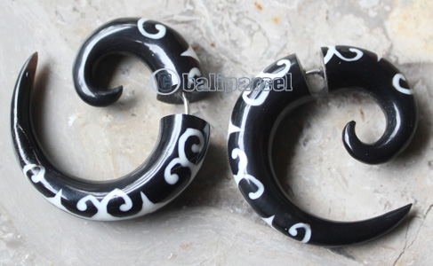Pair Of Organic Body Piercing, Handmade With Horn