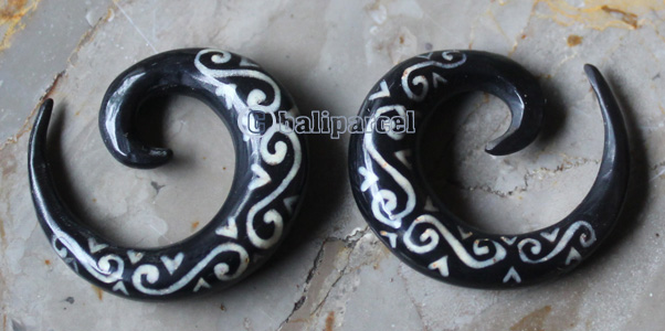 Pair Of Organic Body Piercing, Handmade With Horn
