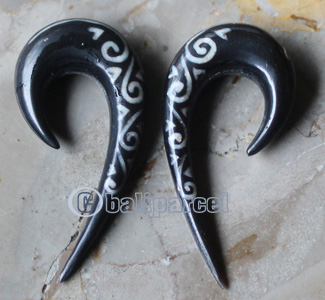 Pair Of Organic Body Piercing, Handmade With Horn