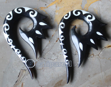 Pair Of Organic Body Piercing, Handmade With Horn