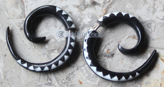 Pair Of Organic Body Piercing, Handmade With Horn