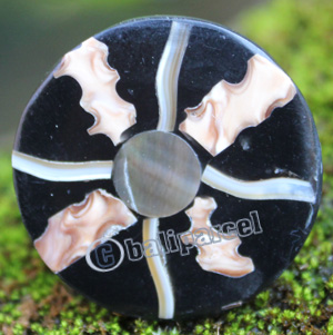 Ring Made From Resin With Shell