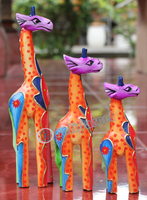 Wooden Giraffe Set Of 3, Hand Carved From Albesia Wood