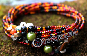 Bracelet, Made From Glassbeads With Shell