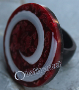 Ring, Made From Resin And Shell 