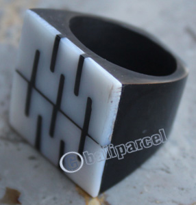 Ring, Made From Resin And Shell 