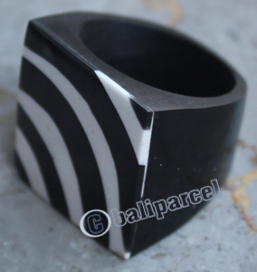 Ring, Made From Resin And Shell 