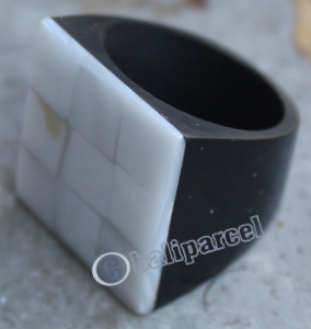Ring, Made From Resin And Shell 