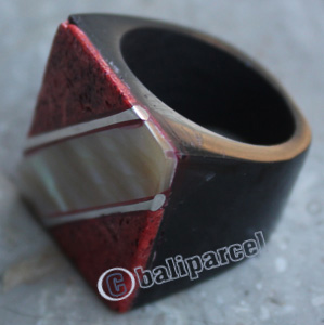 Ring, Made From Resin And Shell 