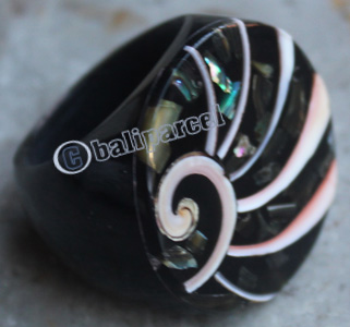 Ring, Made From Resin And Shell 