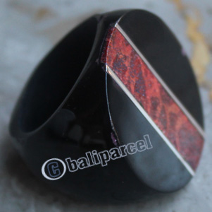 Ring, Made From Resin And Shell 