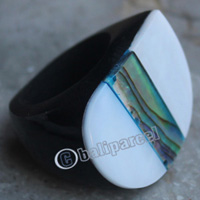 Ring, Made From Resin And Shell 