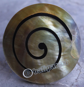 Ring, Made From Resin And Shell 