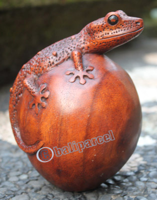 Wooden Gecko, Han Carved From Suar Wood