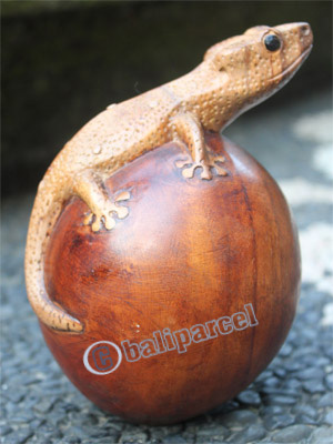 Wooden Gecko, Han Carved From Suar Wood