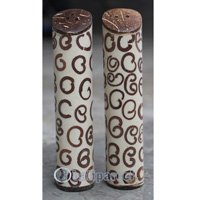 Salt And Pepper Shaker, Handmade From Resin Inlaid With Cinamon