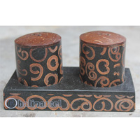 Salt And Pepper Shaker, Handmade From Resin Inlaid With Cinamon
