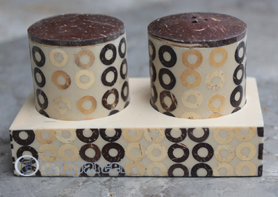 Salt And Pepper Shaker, Handmade From Resin Inlaid With Coconut And Bamboo