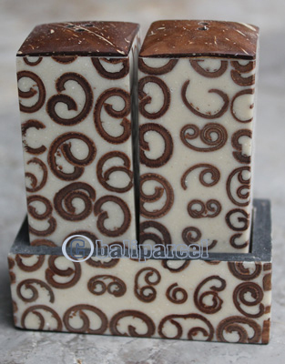 Salt And Pepper Shaker, Handmade From Resin Inlaid With Cinamon