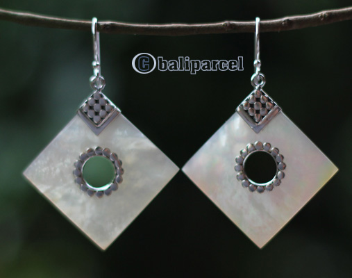 Earring Silver With Shell