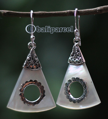 Earring Silver With Shell