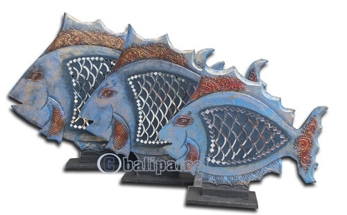 Wooden Tropical Fish Set Of 3, Handcarved From Albesia Wood