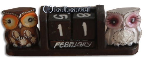 Wooden Calendar With 2 Owl, Hadmade From Albesia Wood