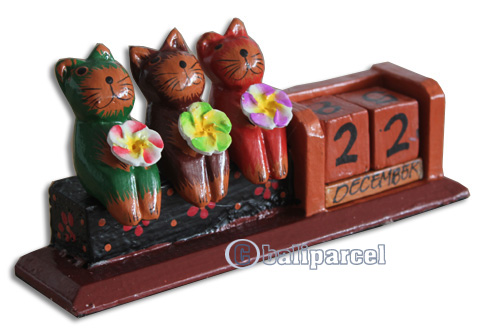 Wooden Calendar With 3 Cat, Hadmade From Albesia Wood