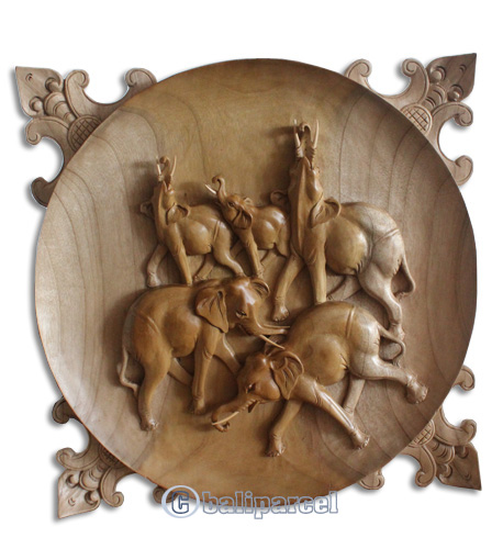 Wooden 5 Elephants Wallhanging, Hand Carved From Waru Wood With Natural Polished