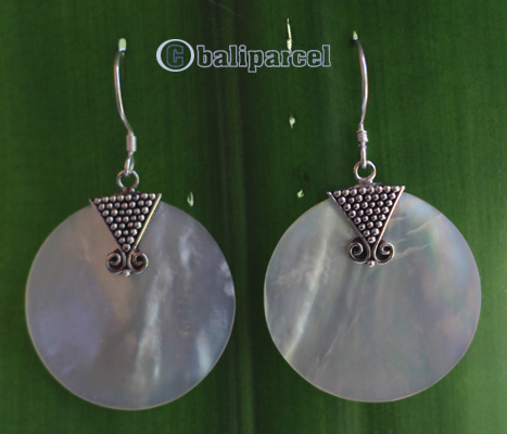 Earring From Silver With Shell
