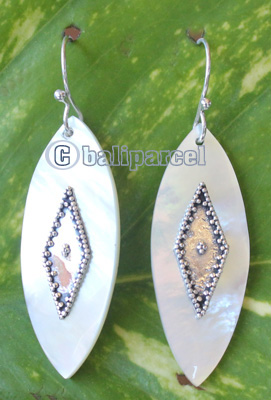 Earring From Silver With Shell