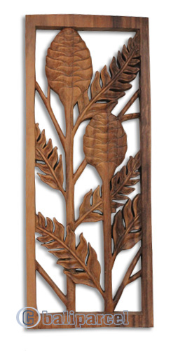 Wooden Banana Leaf Wallhanging, Hand Carved From Suar Wood With Natural Polished