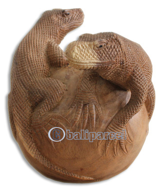 Handcarved Wooden Komodo Dragon,made From Suar Wood