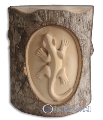 Wooden Gecko, Hand Carved From Crocodile  Wood With Natural Polished