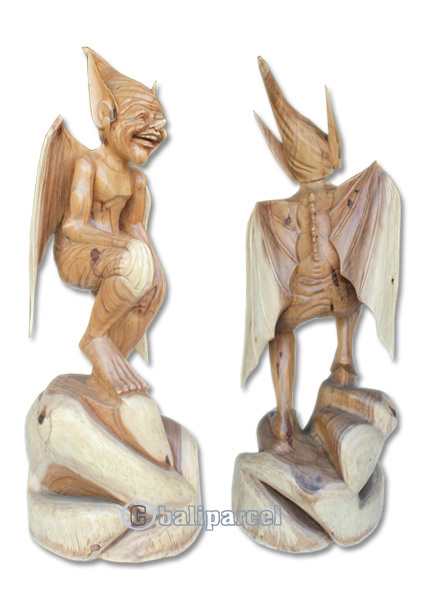 Wooden Alient Handcrafted From Suar Wood With Natural Polished