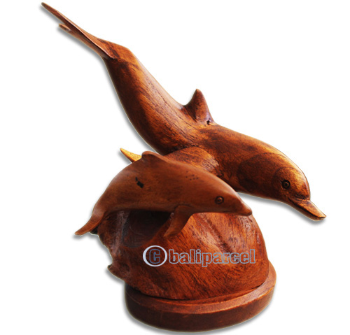Wooden 2 Dolphins With Parasite Wood