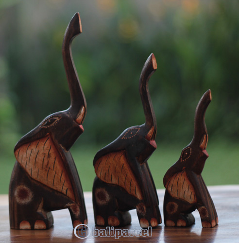 Wooden Elephant Set Of 3, Handcarved From Albesia Wood