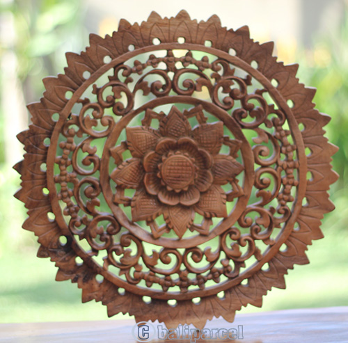 Wooden Wallhanging Sun Flower, Handmade From Suar Wood With Natural Polished