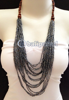 Necklaces Made From Bead Layer With Wood