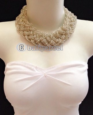 Necklaces Handmade From Bead Short Kepang