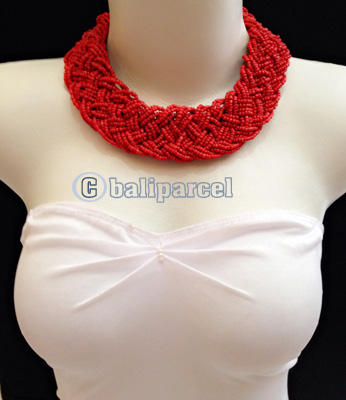 Necklaces Handmade From Bead Short Kepang