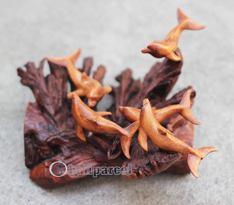 Wooden 5 Dolphins With Parasite Wood