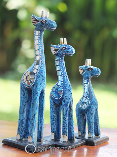Wooden Giraffe Set Of 3, Hand Carved From Albesia Wood