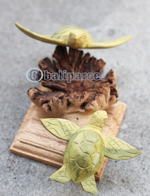 Wooden 2 Turtle With Parasite Wood