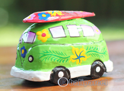 Wooden Miniatur Car With Painted, Handmade From Albesia Wood 