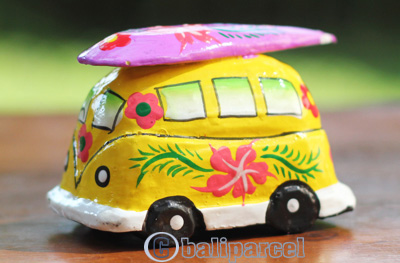 Wooden Miniatur Car With Painted, Handmade From Albesia Wood 