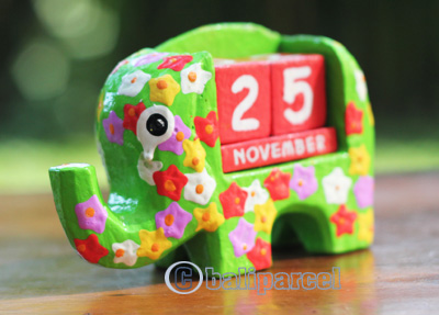 Wooden Calendar Elephant Hadmade From Albesia Wood