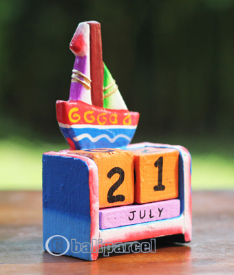Wooden Calendar With Boat Hadmade From Albesia Wood