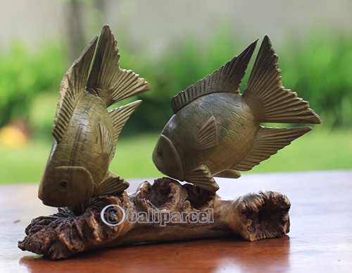 Wooden 2 Fish With Parasite Wood